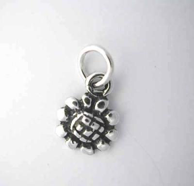 Sterling Silver daisy * FLOWER CHARM * Pretty