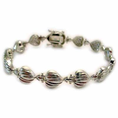 Sterling Silver casted ribbed heart link Bracelet