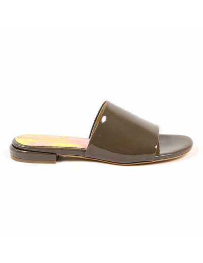V 1969 Italia Womens Flat Sandal Taupe IZAR